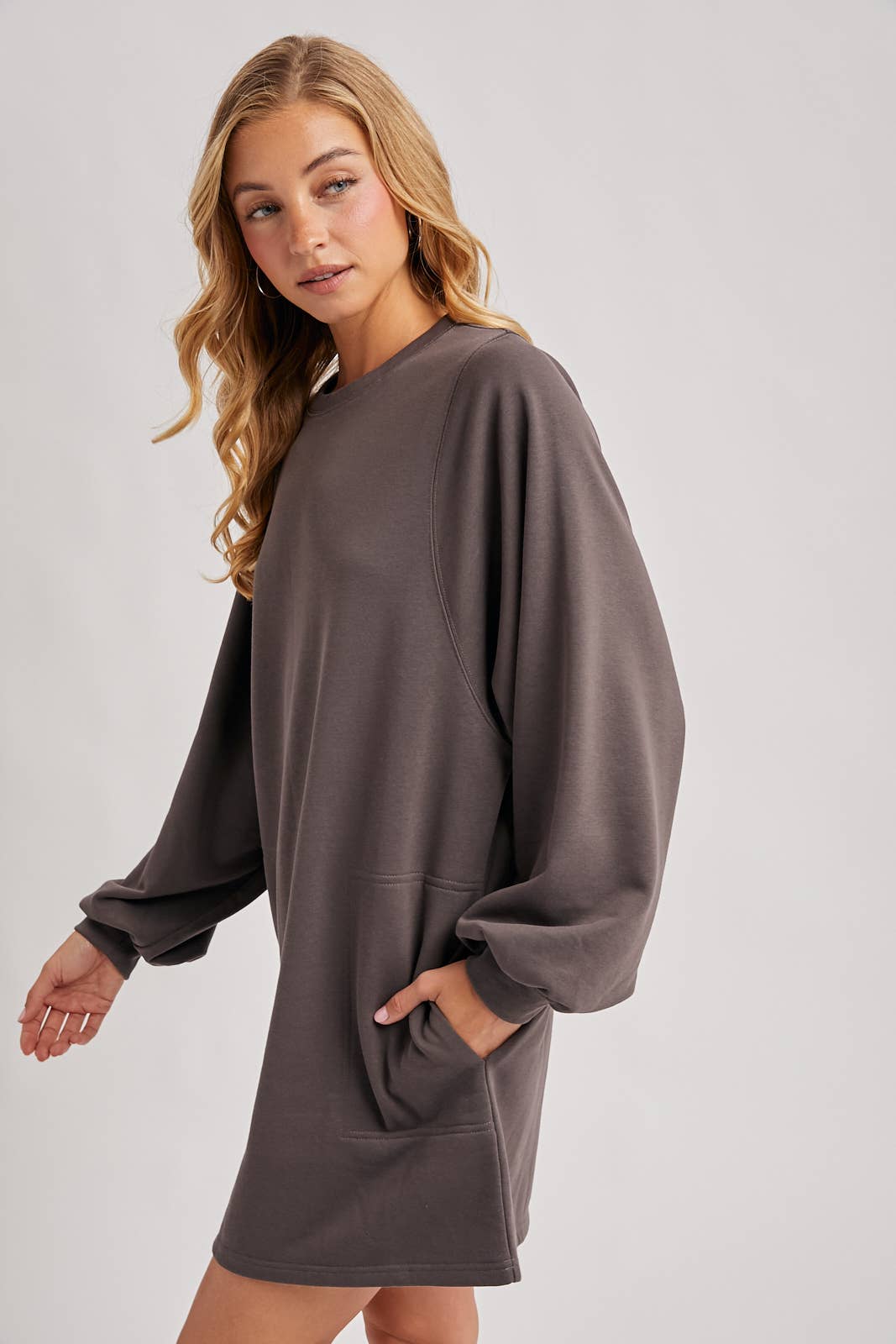 CREW NECK OVERSIZED SWEATSHIRT DRESS WITH POCKETS